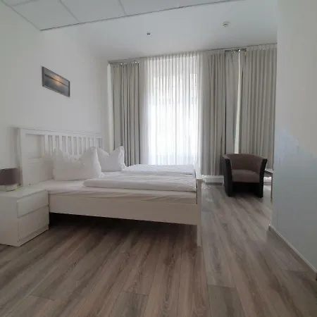Erlanger Hof Szálloda 3*